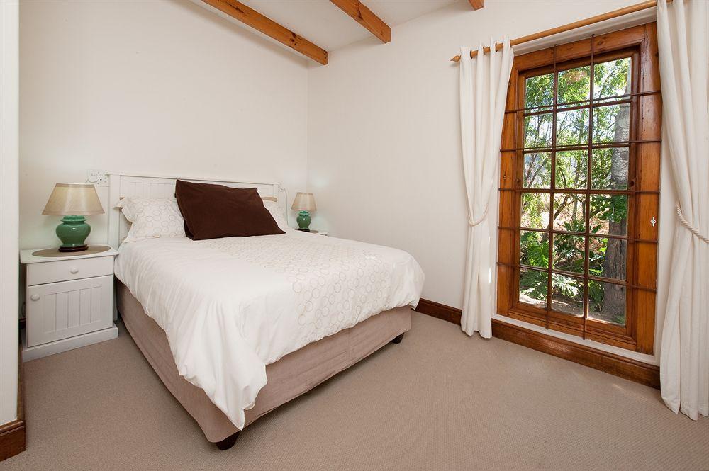 La Galiniere Guest Cottages フランシュホーク エクステリア 写真